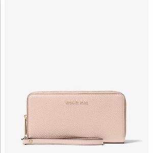Brand new Michael Kors wristlet - soft pink